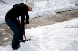 back-pain-snow-shoveling